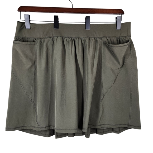 LIVI ACTIVE PULL-ON SKORT WITH FLAT FRONT DESIGN - Picture 1 of 7